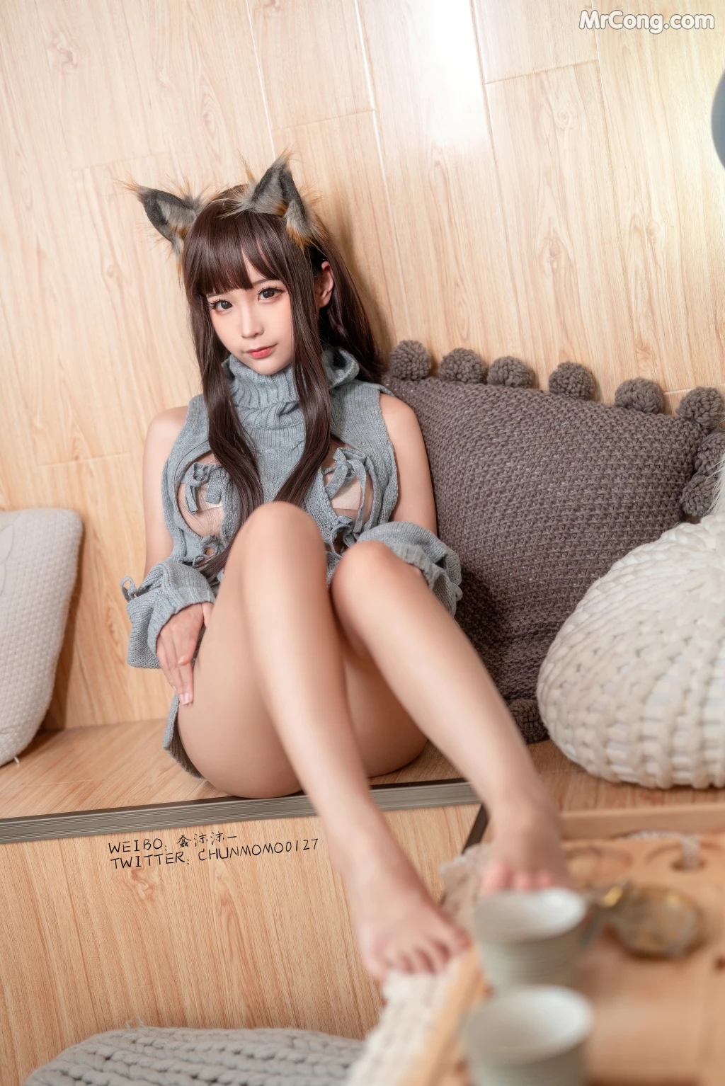 Coser@蠢沫沫 (chunmomo) Vol.087: 灰露背毛衣 (40 photos) – Page 3