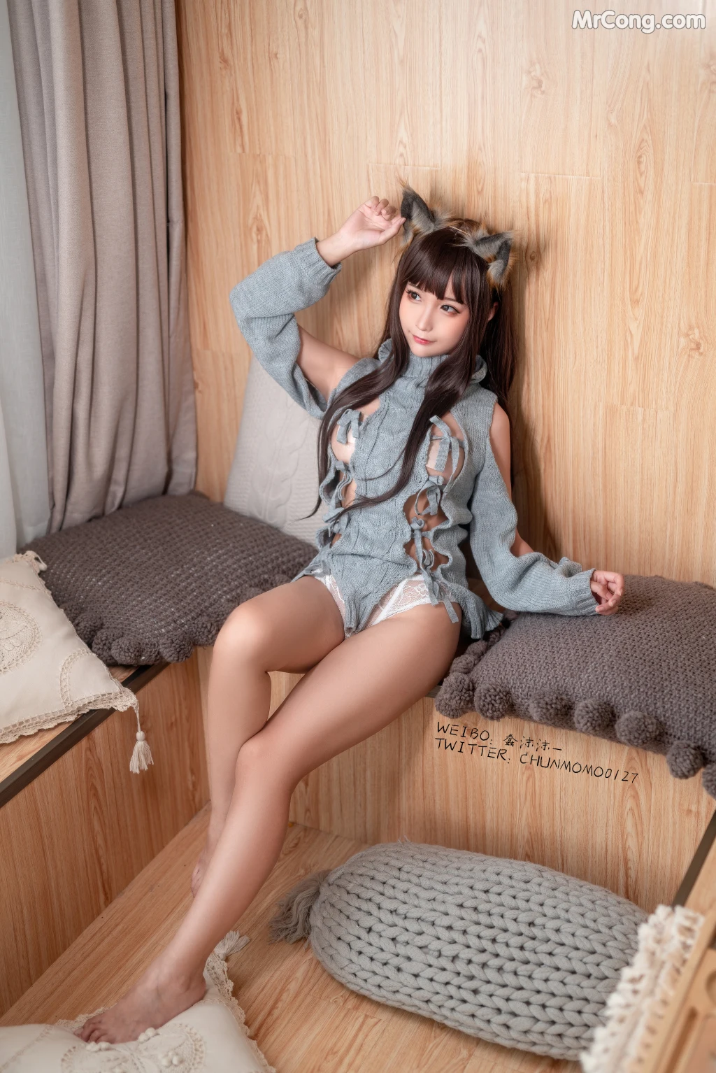 Coser@蠢沫沫 (chunmomo) Vol.087: 灰露背毛衣 (40 photos) – Page 4