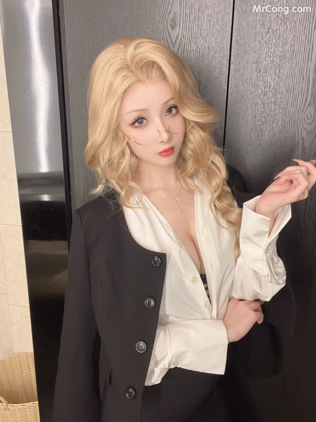 Coser@rioko凉凉子 Vol.105: 女上司单人版 (55 photos + 13 videos) – Page 6