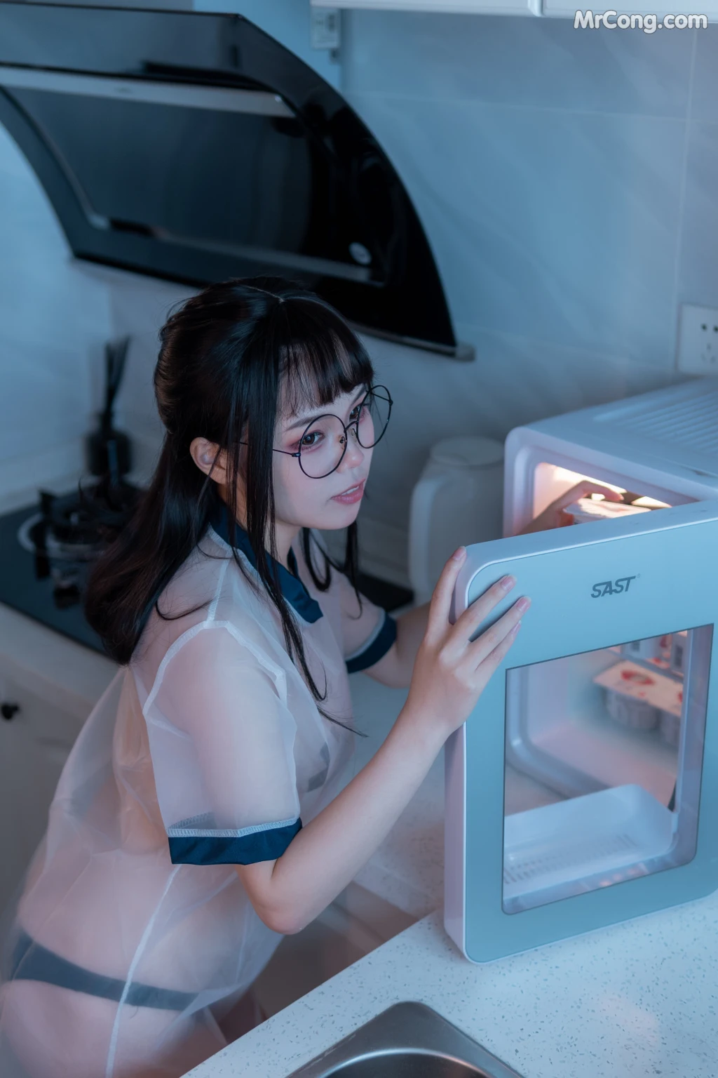 Coser@七月喵子 (qiyuemiaozi) No.009: 喝酸奶的眼镜娘 (35 photos) – Page 3