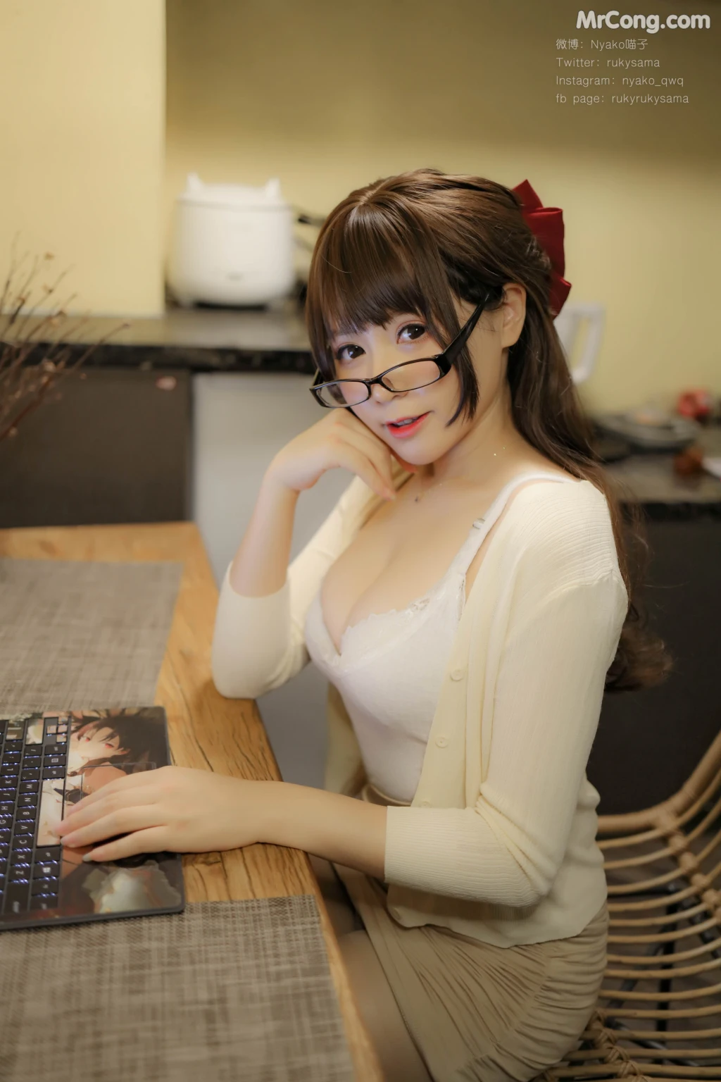 Coser@Nyako喵子: 6月电子版13 縛られたの人妻 (125 photos + 5 videos) – Page 3