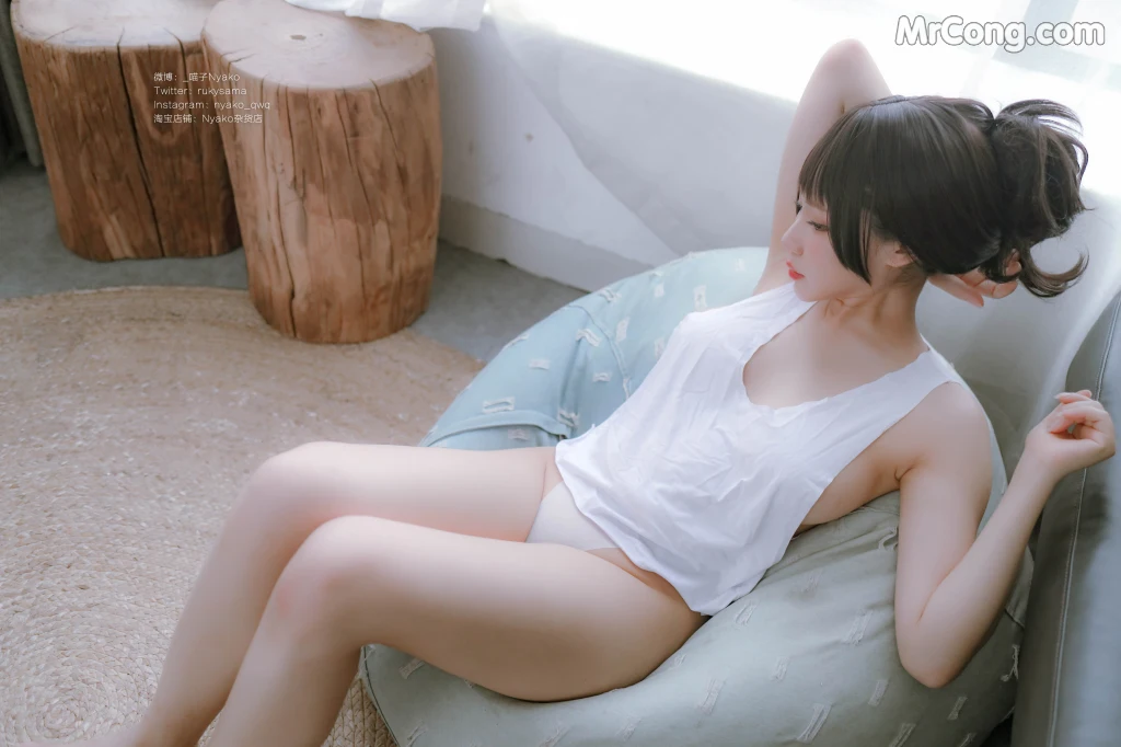 Coser@Nyako喵子: 隣のやばいお姉さん 背心 (78 photos + 1 video) – Page 6