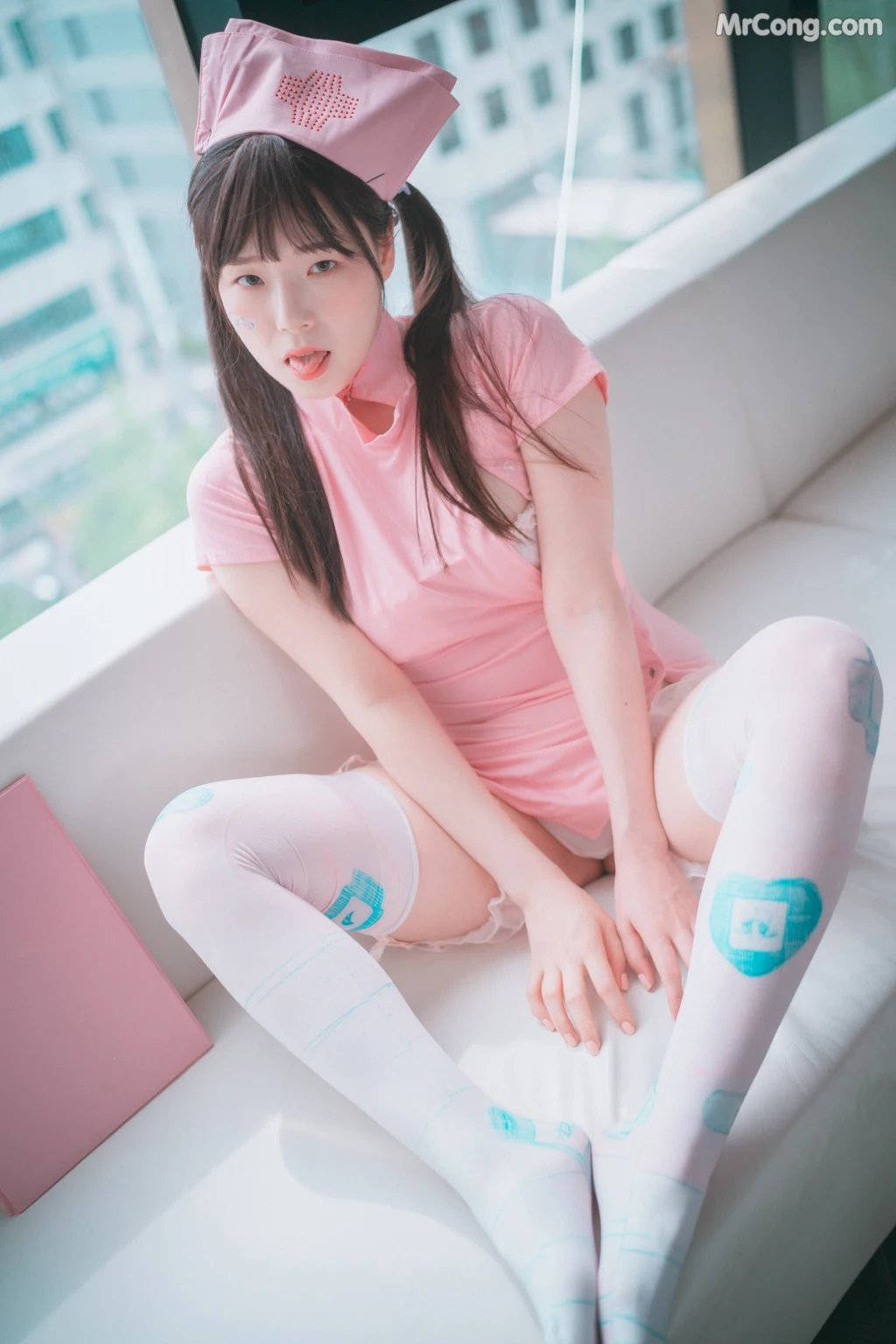 DJAWA Photo – Pia (피아): “Nursing Overtime” (65 photos) – Page 4