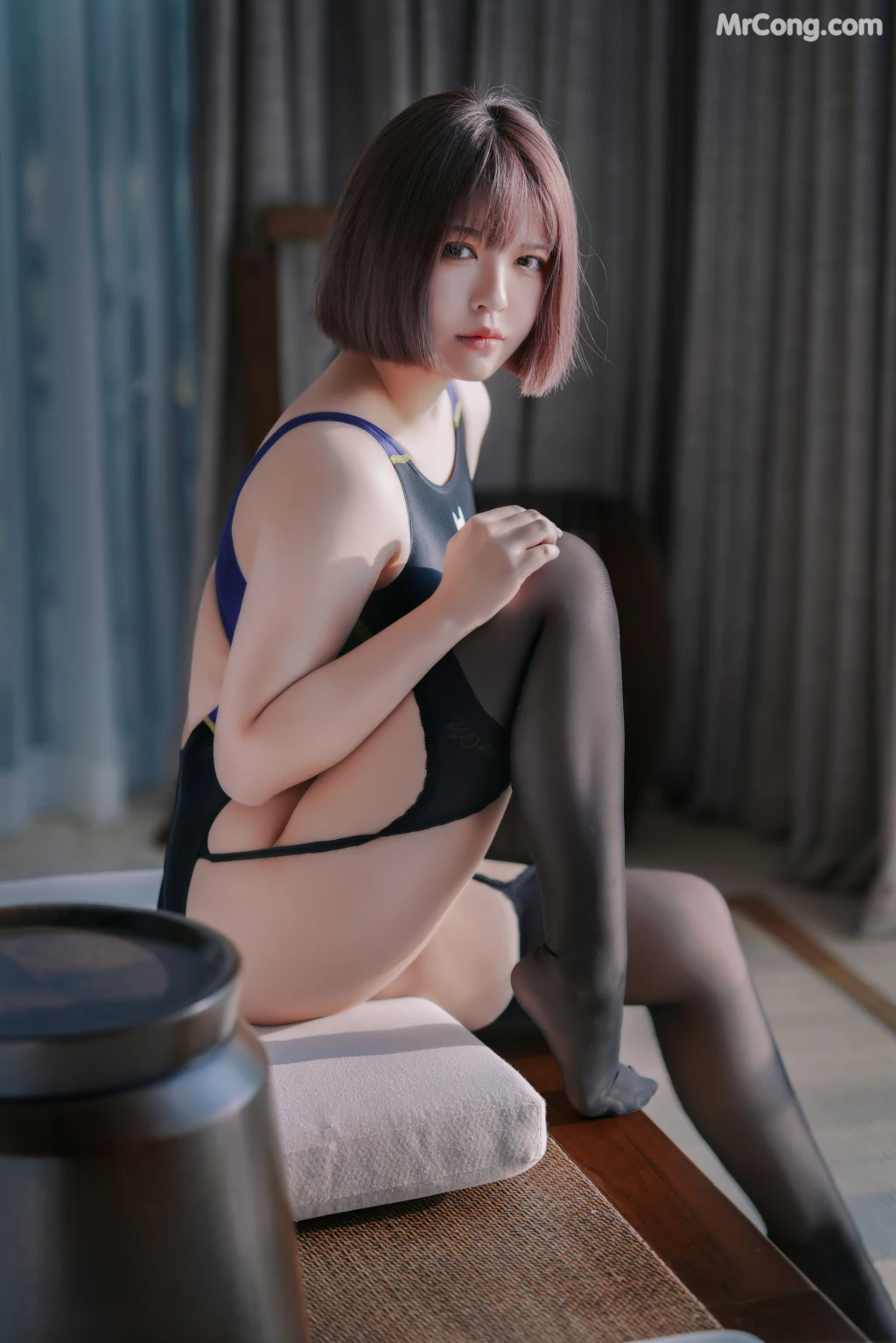 Coser@半半子: 競泳水着を着た彼女 (35 photos) – Page 3