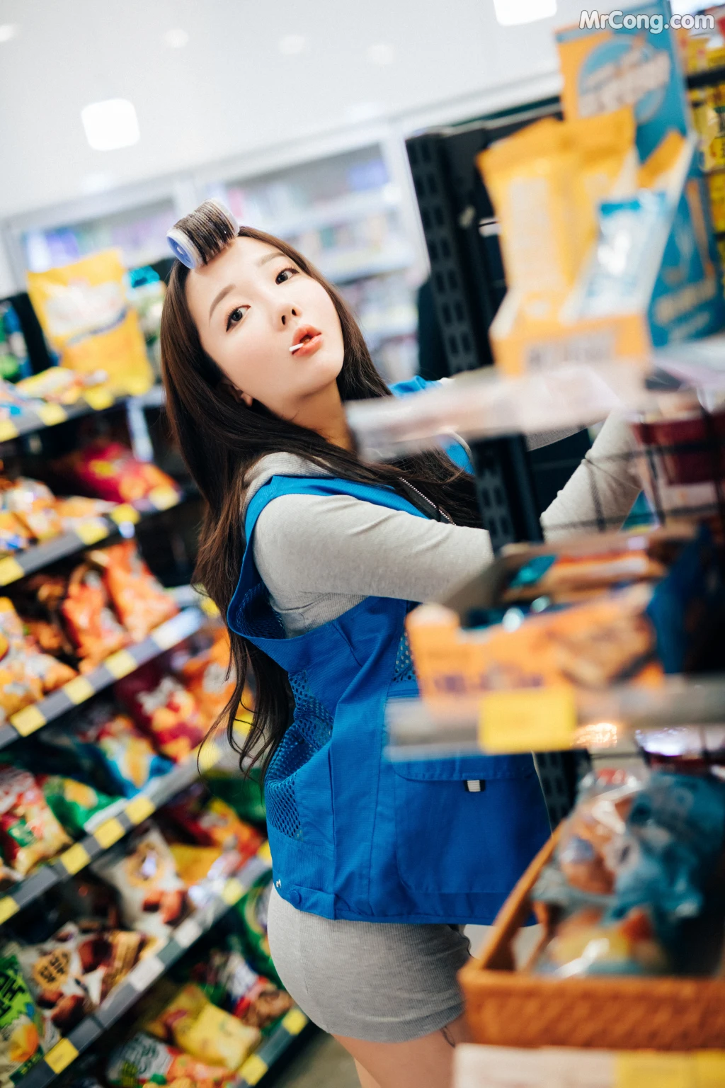 [Loozy] Son Ye-Eun (손예은): CS Part Timer (89 photos) – Page 2