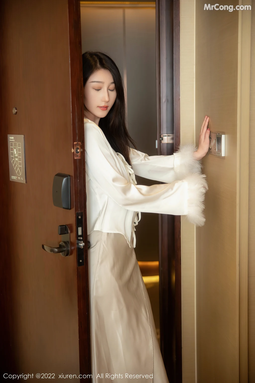 XIUREN No.5734: Wei Wei Jiang (薇薇酱) (88 photos) – Page 2