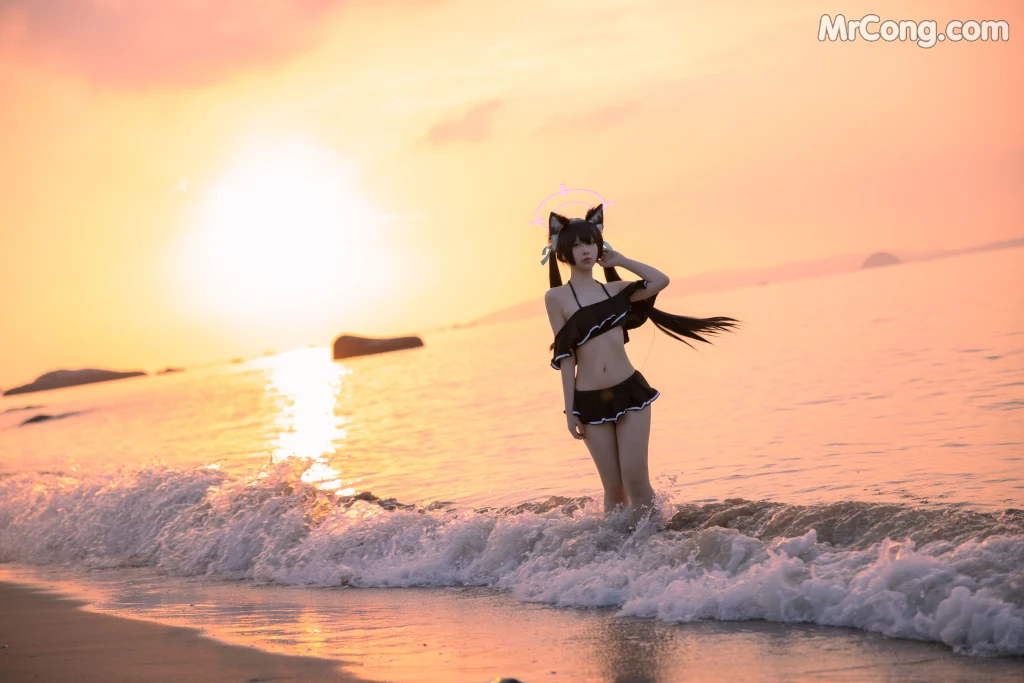 Coser@G44不会受伤 Vol.085: 碧蓝档案 黑見芹香 海边泳装 (20 photos) – Page 2
