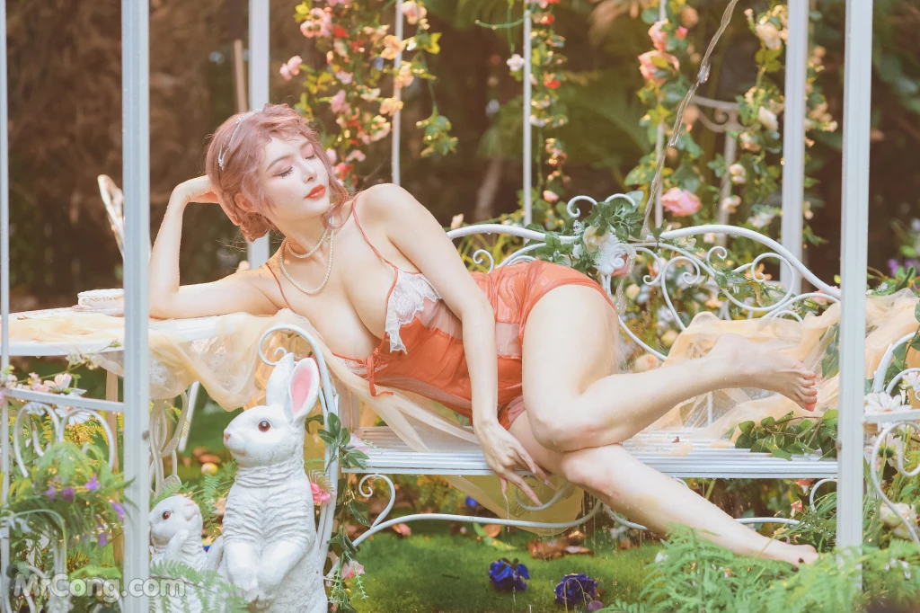 Coser@Xia Xiao Qiu Qiu Qiu (夏小秋秋秋) No.107: 花园嬉水 (67 photos) – Page 5
