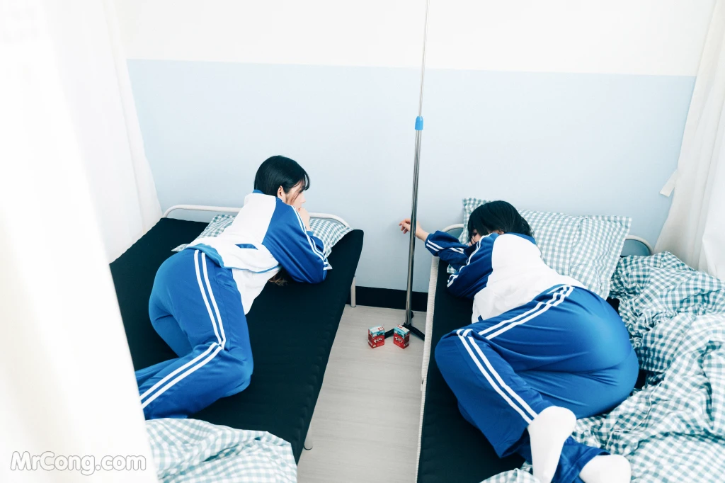 [Loozy] Sonson (손손) x Zia (지아): Bitch Academy (200 photos + 2 videos) – Page 9