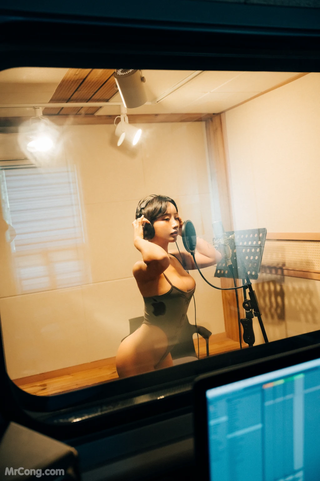 [Loozy] Booty Queen: Nude Recording (155 photos + 5 videos) – Page 4