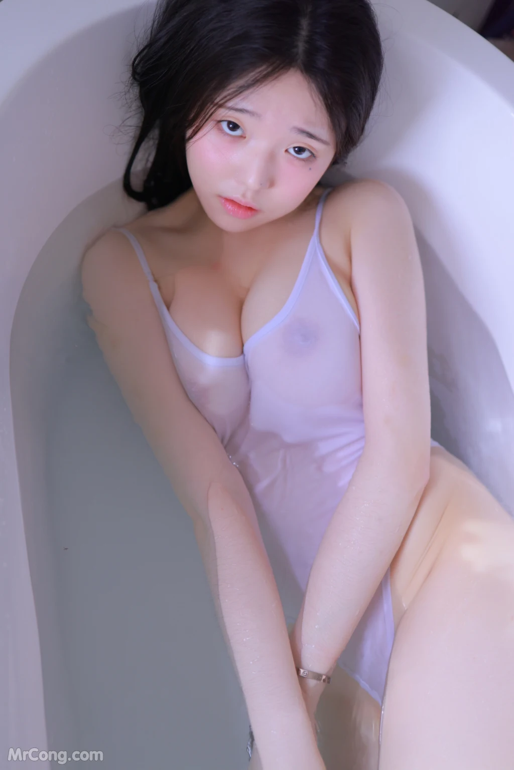 Yeon Woo (연우): Bath Tub (215 photos + 3 videos) – Page 18