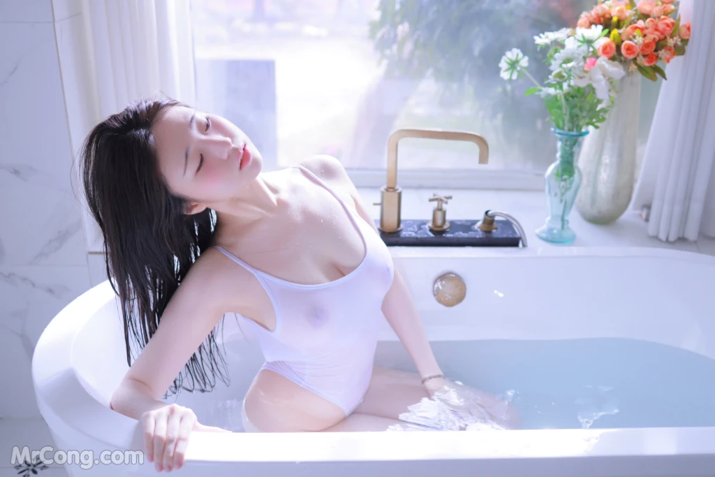 Yeon Woo (연우): Bath Tub (215 photos + 3 videos) – Page 22