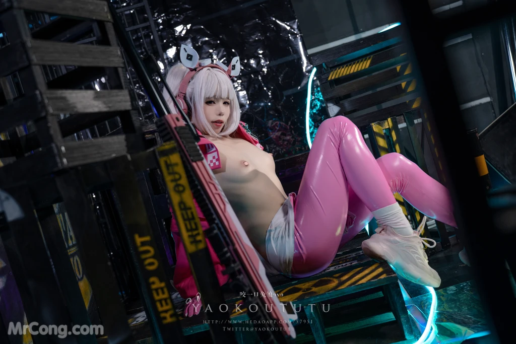 Coser@黏黏团子兔 – NIKKE：爱丽丝 (52 photos + 1 video) – Page 3