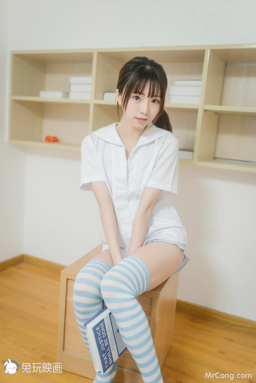 Cosplay@兔玩映画 Vol.049: 蓝白条纹袜 (42 photos) – Page 3