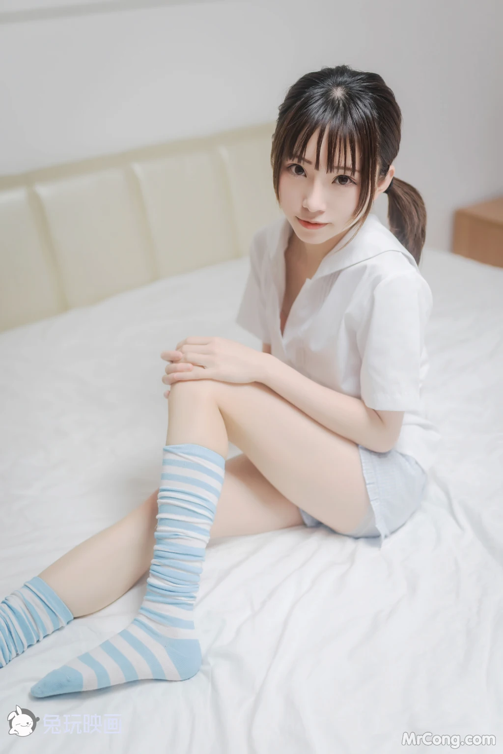 Cosplay@兔玩映画 Vol.049: 蓝白条纹袜 (42 photos) – Page 4