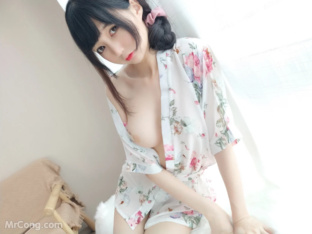 Coser@NAGISA魔物喵: 妻の和風浴衣 (37 photos + 3 videos) – Page 2