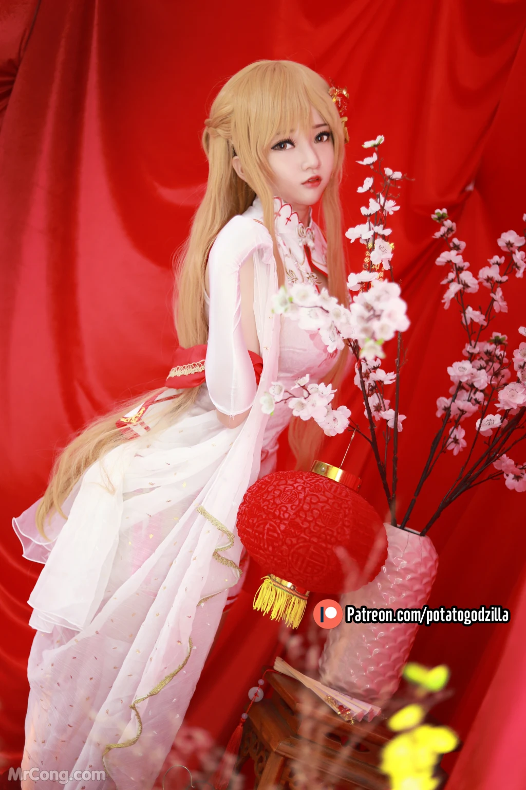 Coser@Potato Godzilla: Asuna Yuuki Qipao (53 photos)