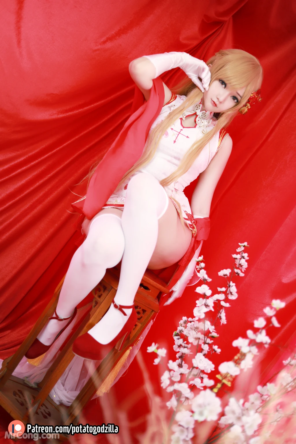 Coser@Potato Godzilla: Asuna Yuuki Qipao (53 photos)