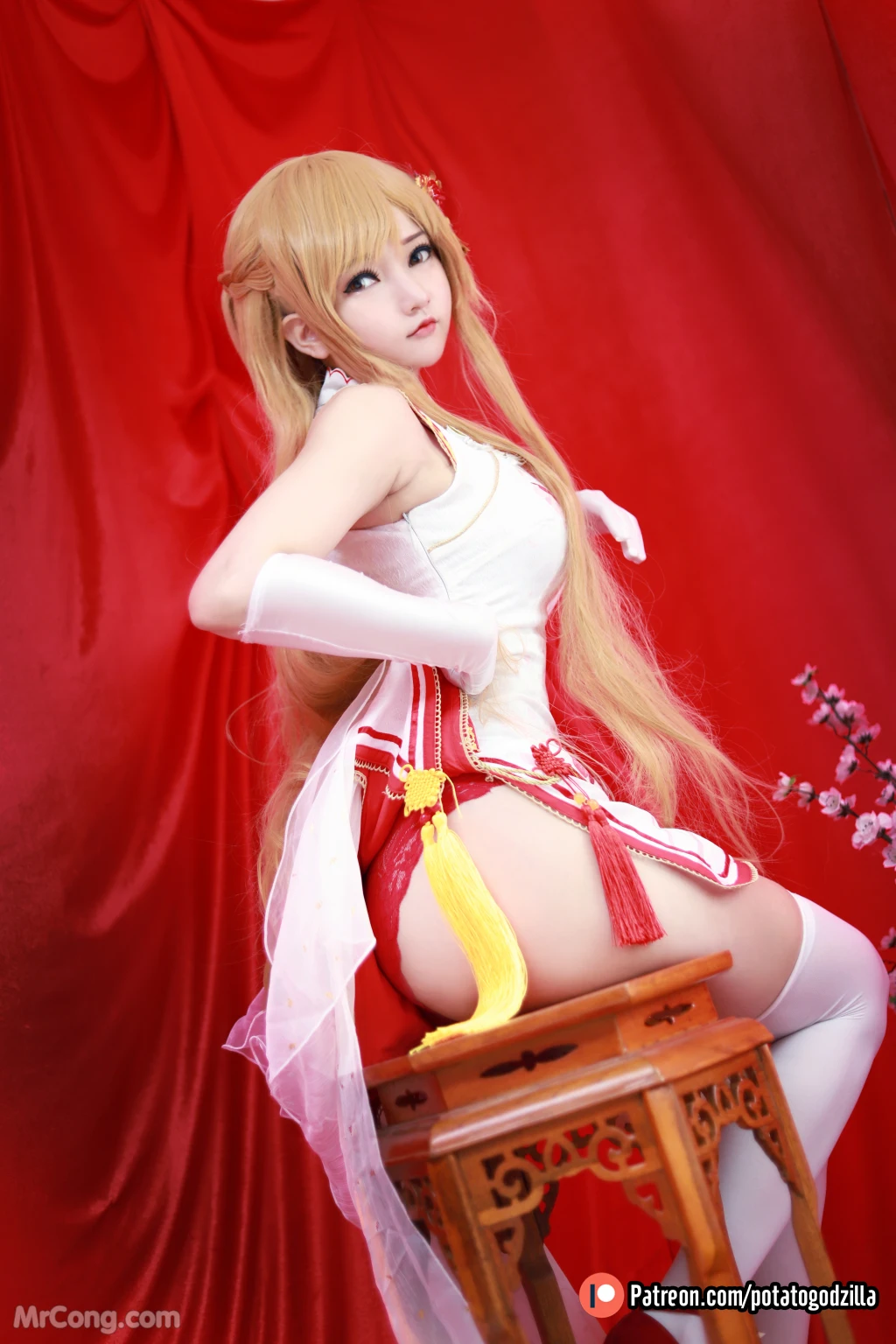 Coser@Potato Godzilla: Asuna Yuuki Qipao (53 photos)