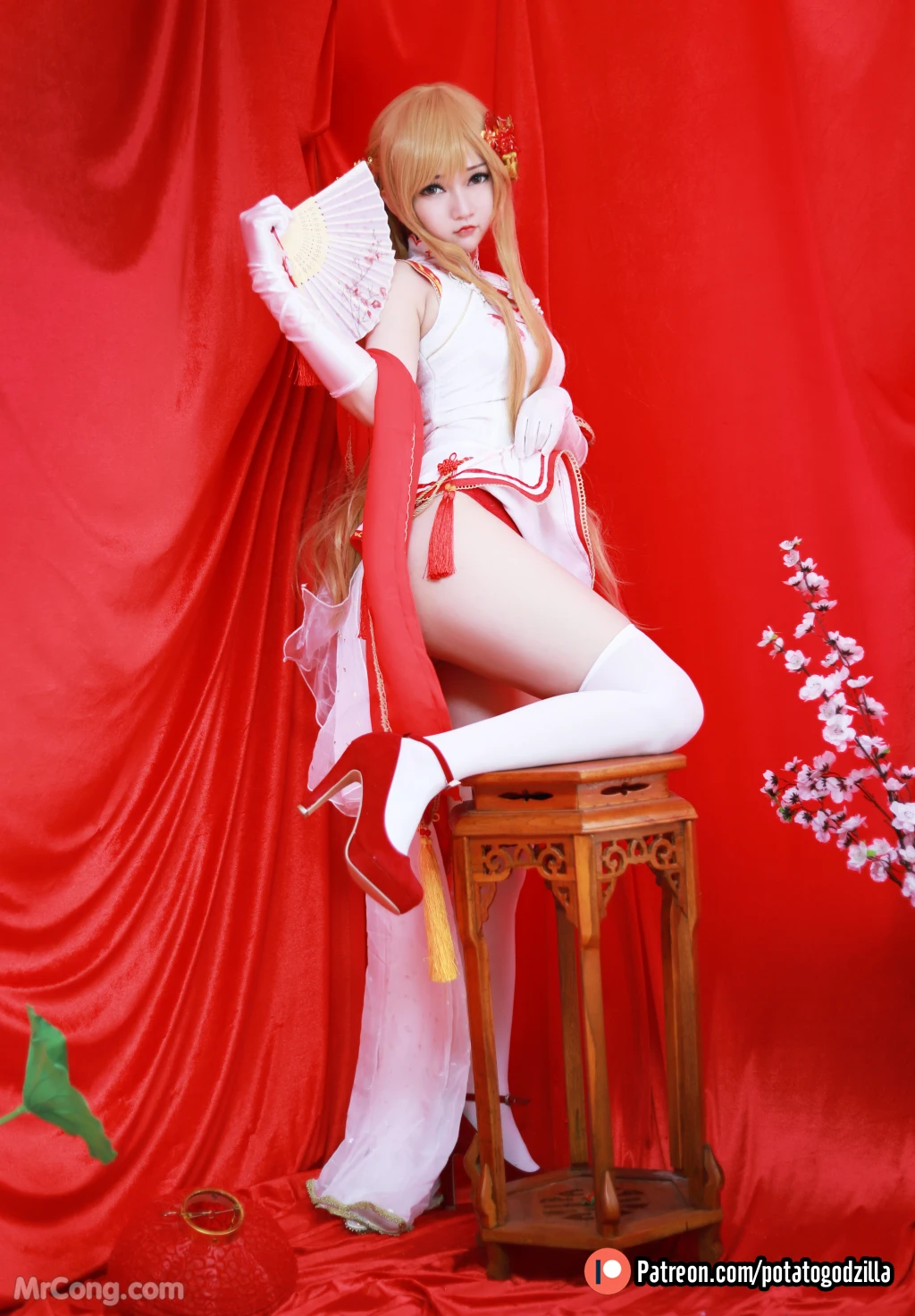 Coser@Potato Godzilla: Asuna Yuuki Qipao (53 photos)