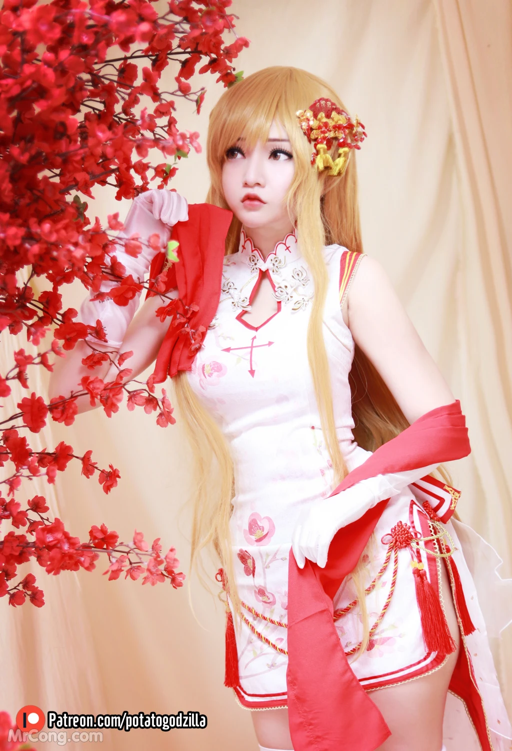 Coser@Potato Godzilla: Asuna Yuuki Qipao (53 photos)