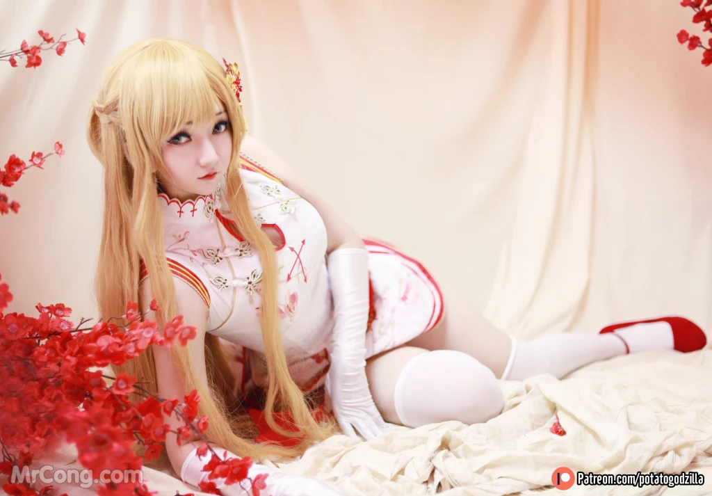 Coser@Potato Godzilla: Asuna Yuuki Qipao (53 photos)