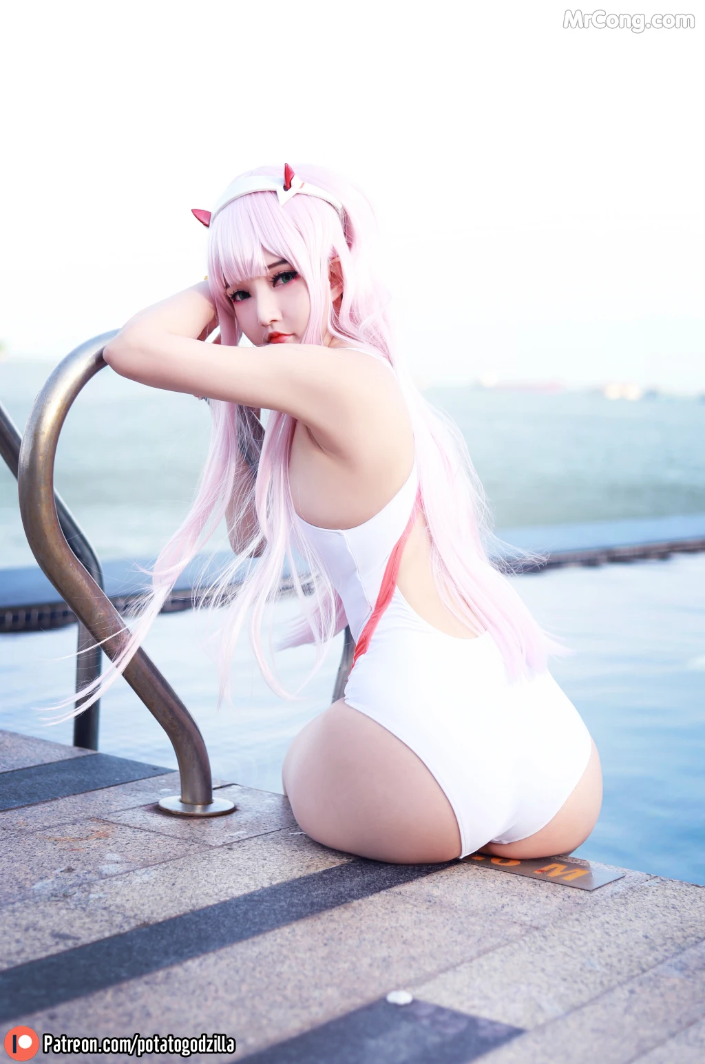 Coser@Potato Godzilla: Zero Two Swimsuit (29 photos) – Page 2