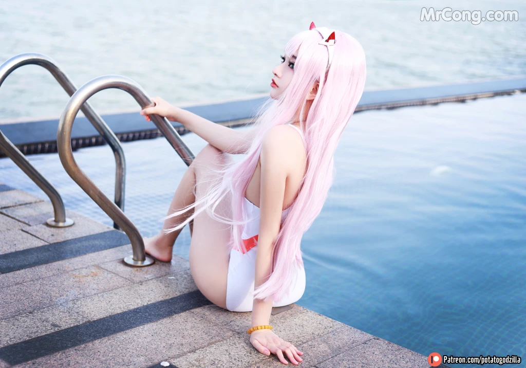 Coser@Potato Godzilla: Zero Two Swimsuit (29 photos) – Page 2