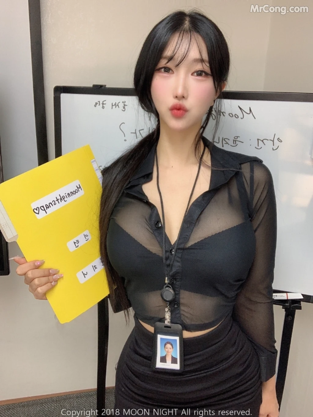 [Moon Night Snap] Yunjin: In The Office (79 photos) – Page 2