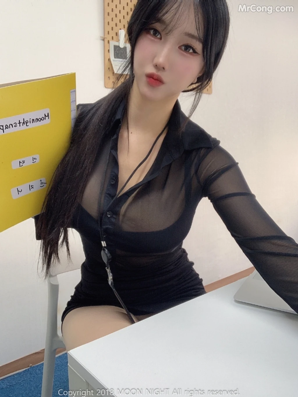 [Moon Night Snap] Yunjin: In The Office (79 photos) – Page 2