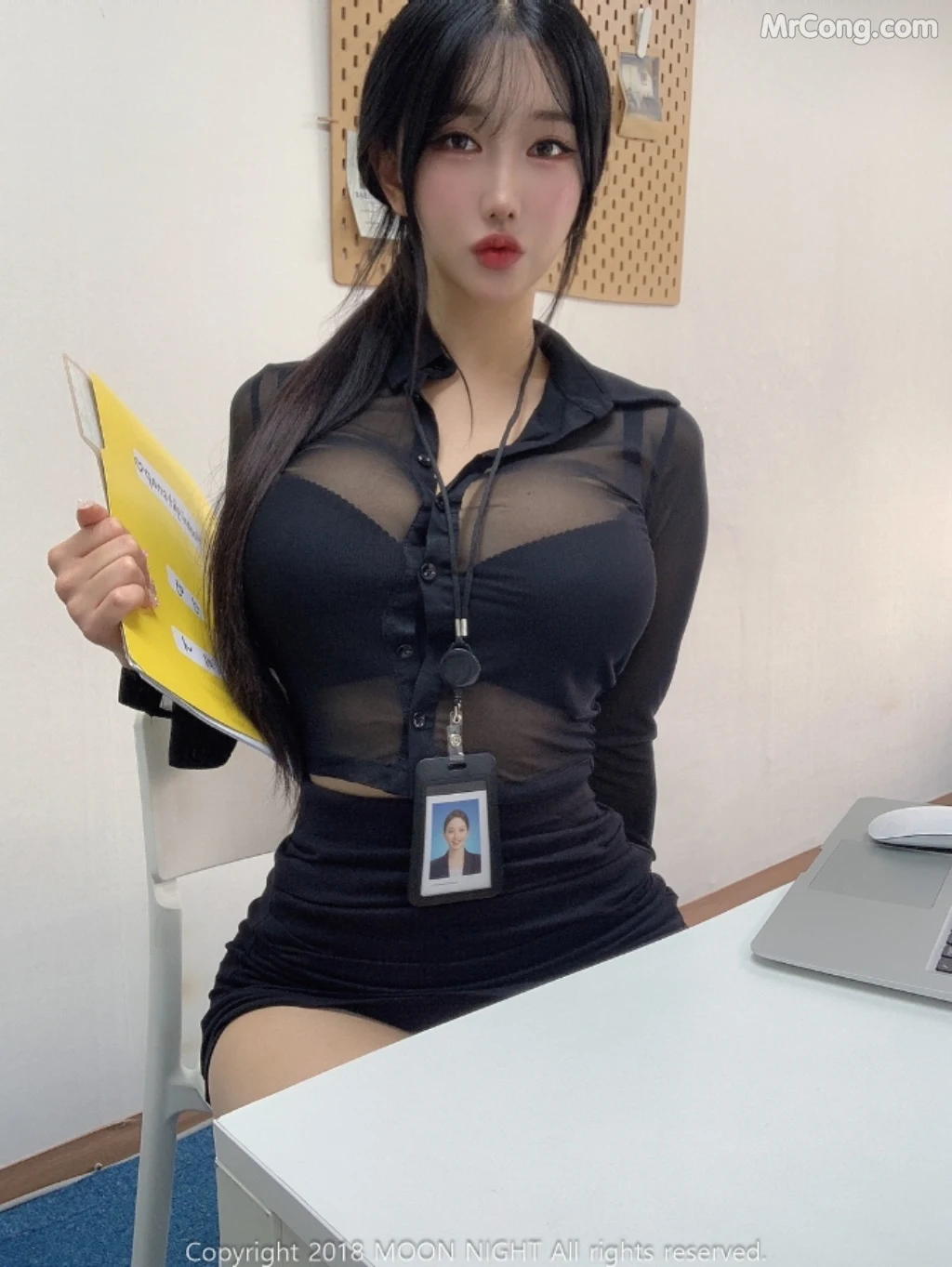 [Moon Night Snap] Yunjin: In The Office (79 photos) – Page 2