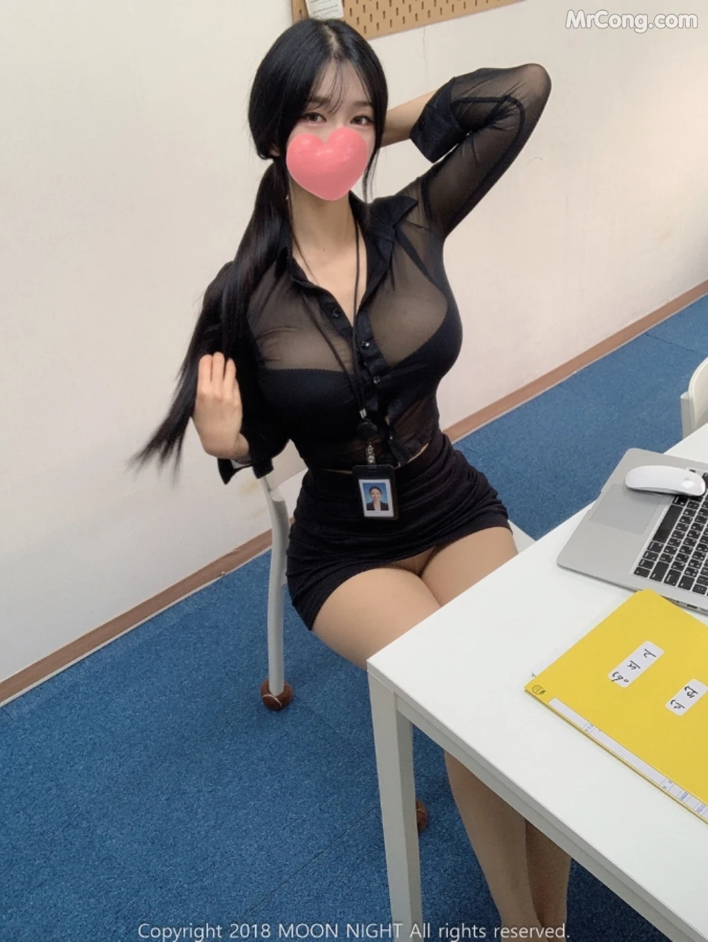 [Moon Night Snap] Yunjin: In The Office (79 photos) – Page 3