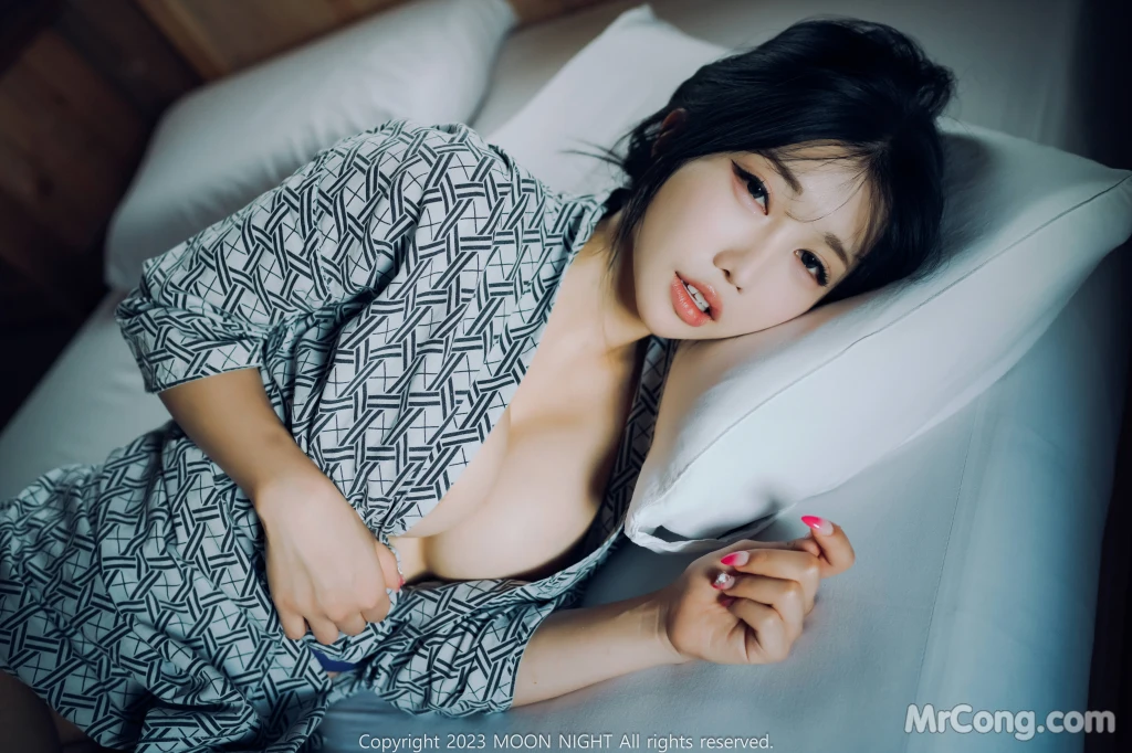 [Moon Night Snap] Yunjin: Digital Photobook (+S.Ver) (87 photos) – Page 2