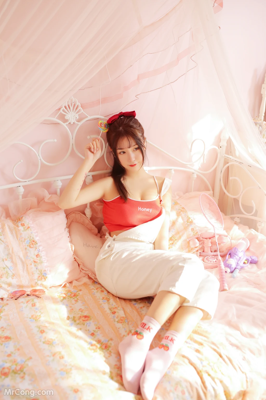 Coser@Mao Jiu Jiang Sakura (猫九酱Sakura): 红色吊带 (18 photos) – Page 2