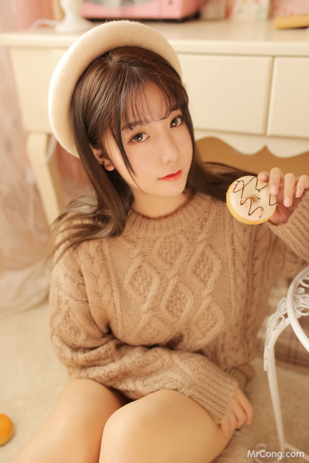 Coser@Mao Jiu Jiang Sakura (猫九酱Sakura): 驼色毛衣（排版）(34 photos) – Page 2