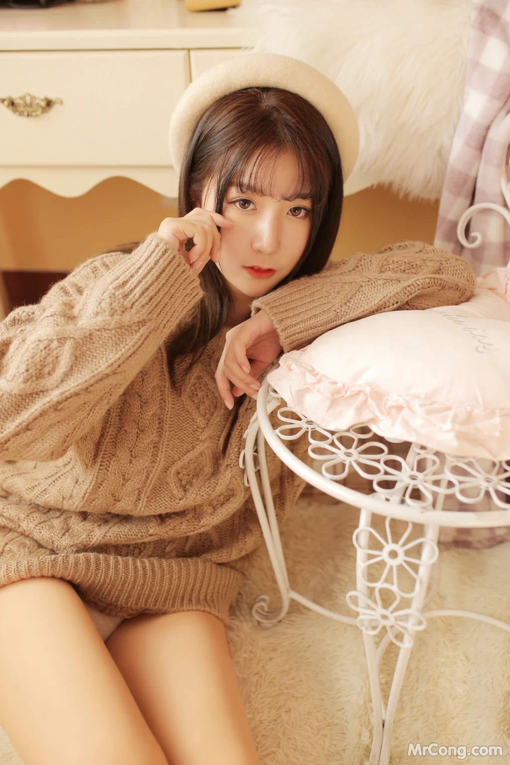 Coser@Mao Jiu Jiang Sakura (猫九酱Sakura): 驼色毛衣（排版）(34 photos) – Page 2