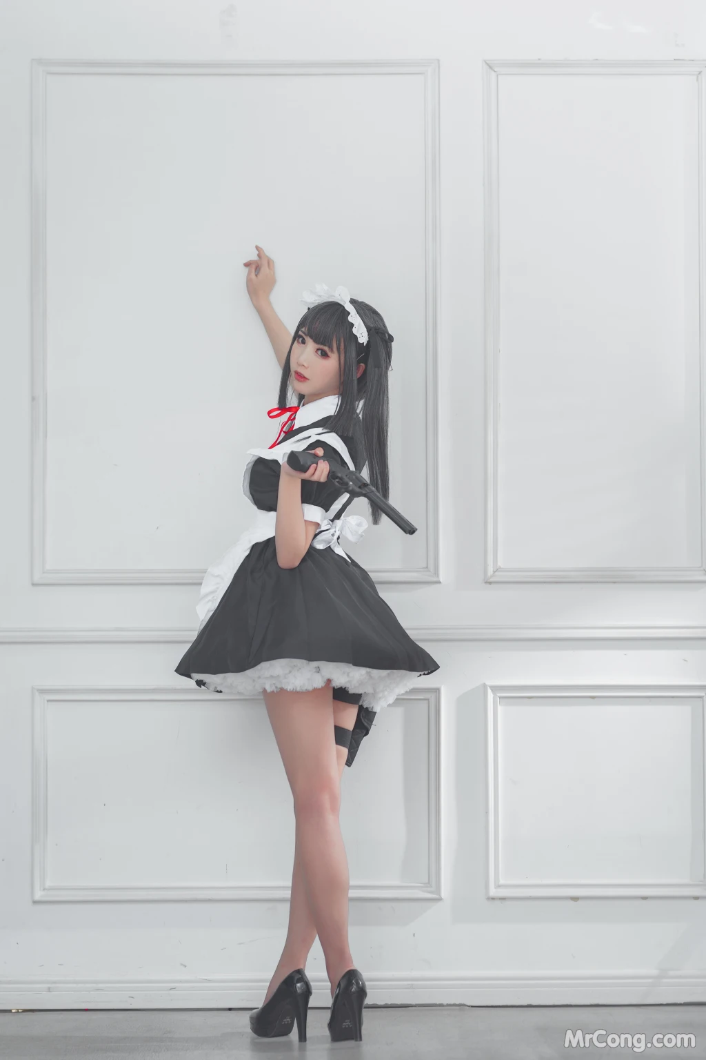 Coser@面饼仙儿 No.067: 左轮女仆 (15 photos) – Page 2