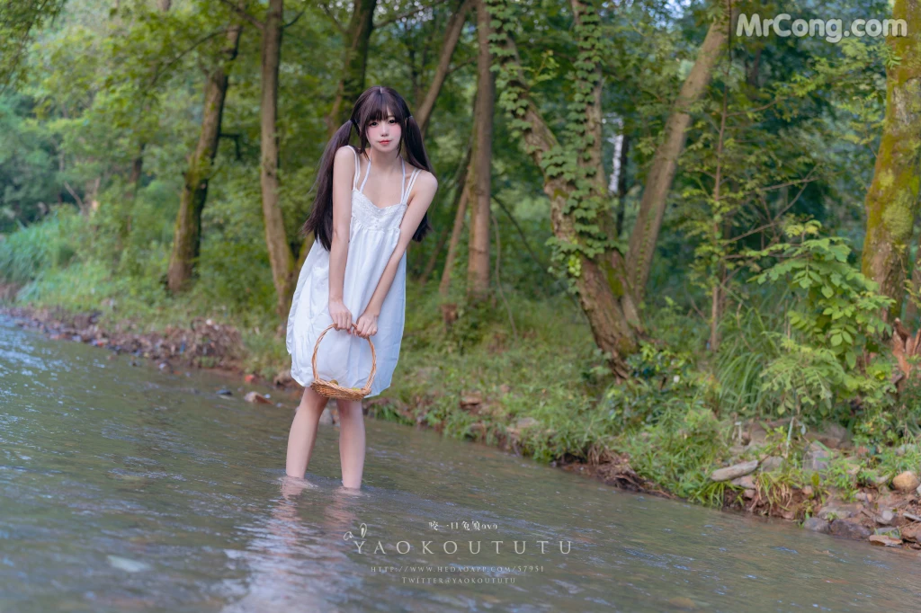 Coser@黏黏团子兔: 八月订阅『溯溪之夏』&amp; 恋爱循环 (60 photos )