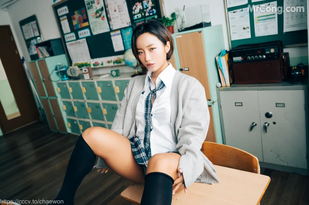 [Loozy] Booty Queen: Gal in a School Warehouse (196 photos + 5 videos)插图9