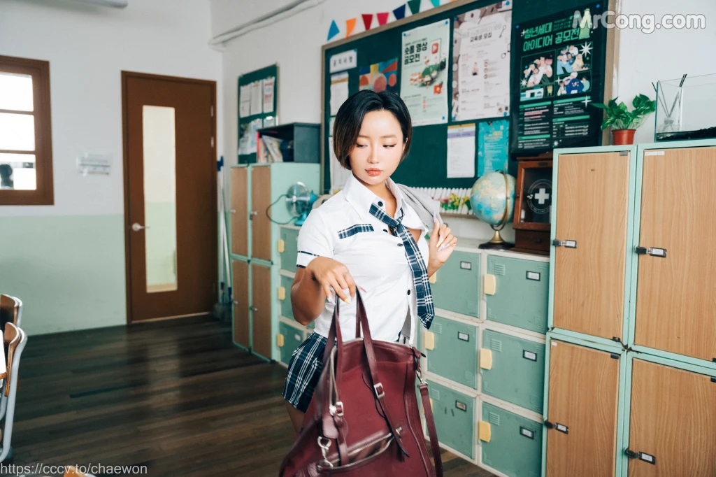 [Loozy] Booty Queen: Gal in a School Warehouse (196 photos + 5 videos) – Page 2