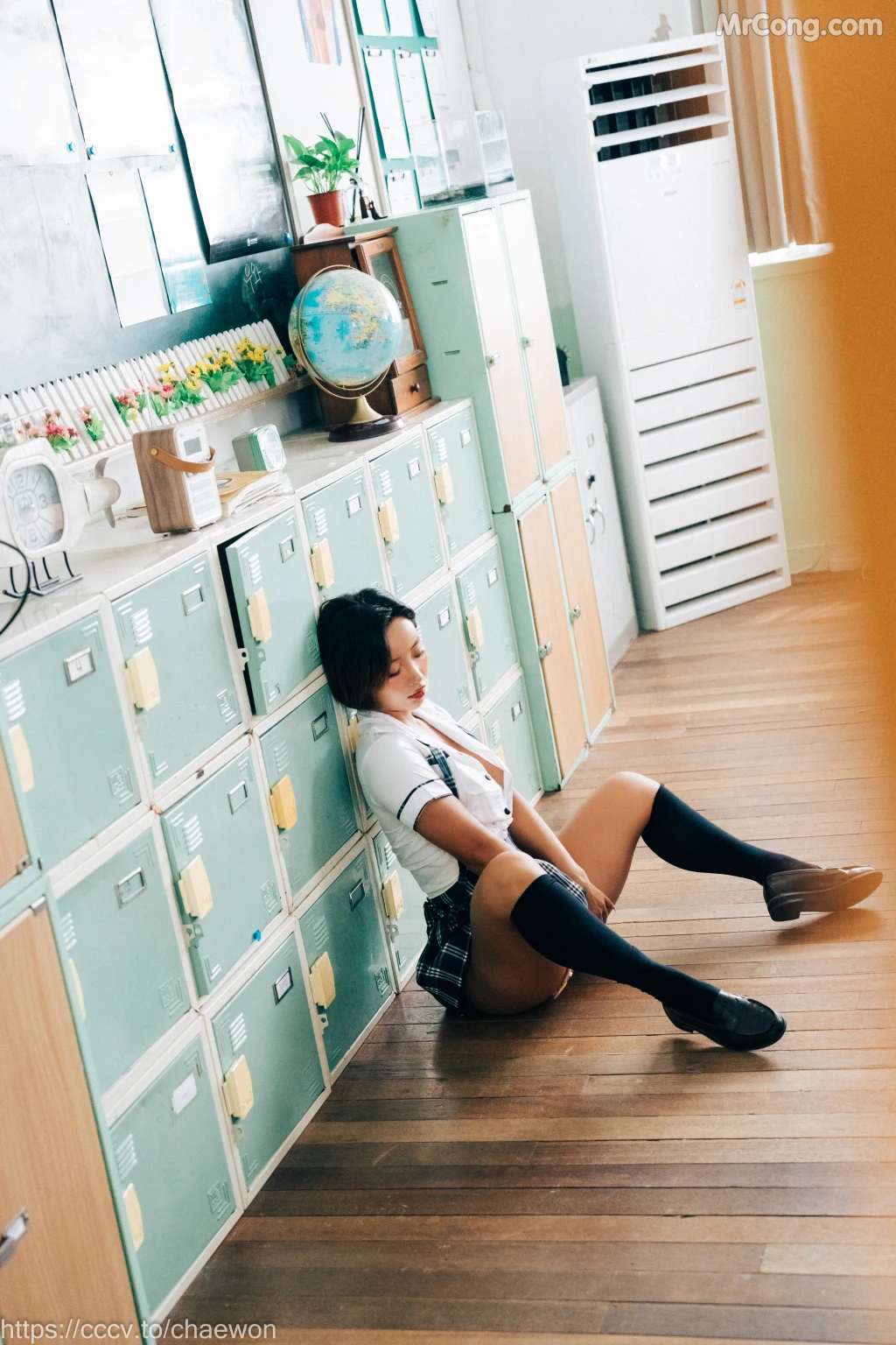 [Loozy] Booty Queen: Gal in a School Warehouse (196 photos + 5 videos) – Page 4