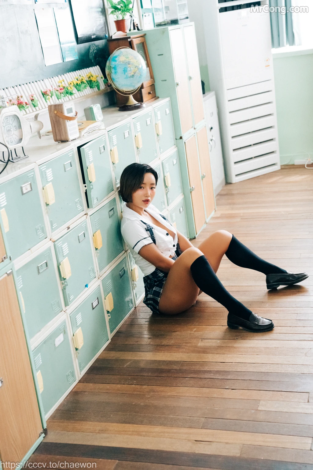 [Loozy] Booty Queen: Gal in a School Warehouse (196 photos + 5 videos) – Page 4