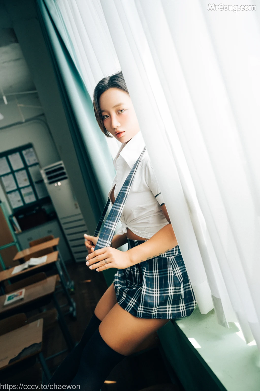 [Loozy] Booty Queen: Gal in a School Warehouse (196 photos + 5 videos) – Page 6