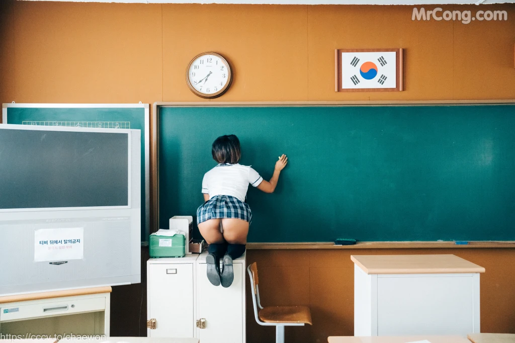 [Loozy] Booty Queen: Gal in a School Warehouse (196 photos + 5 videos) – Page 6