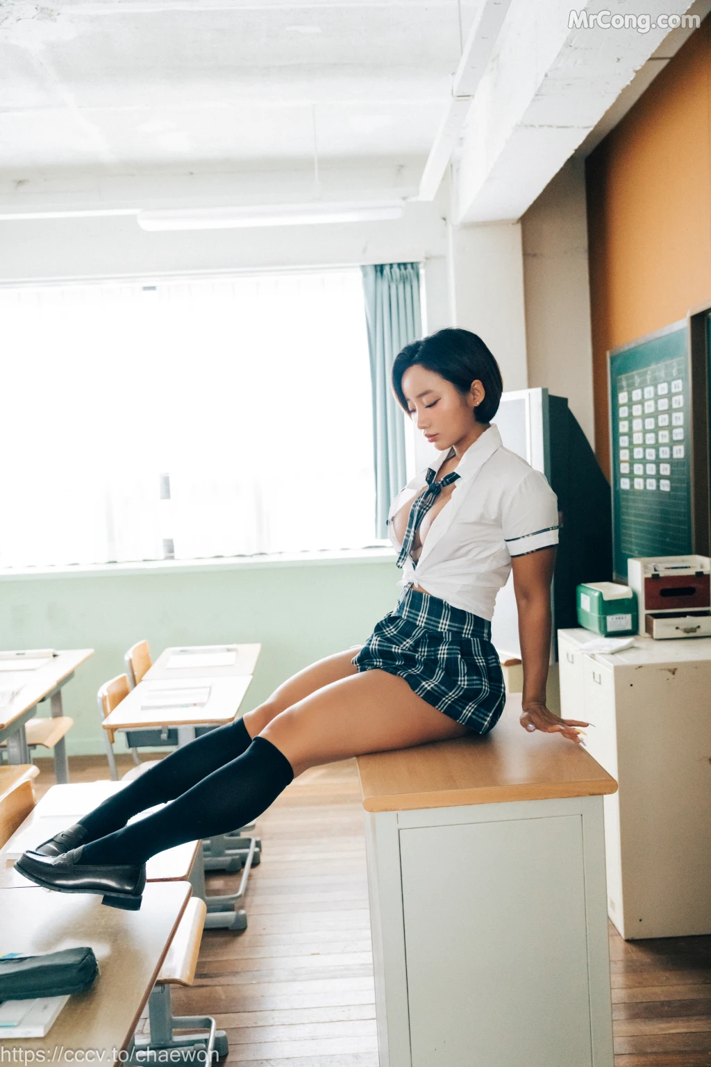 [Loozy] Booty Queen: Gal in a School Warehouse (196 photos + 5 videos) – Page 14