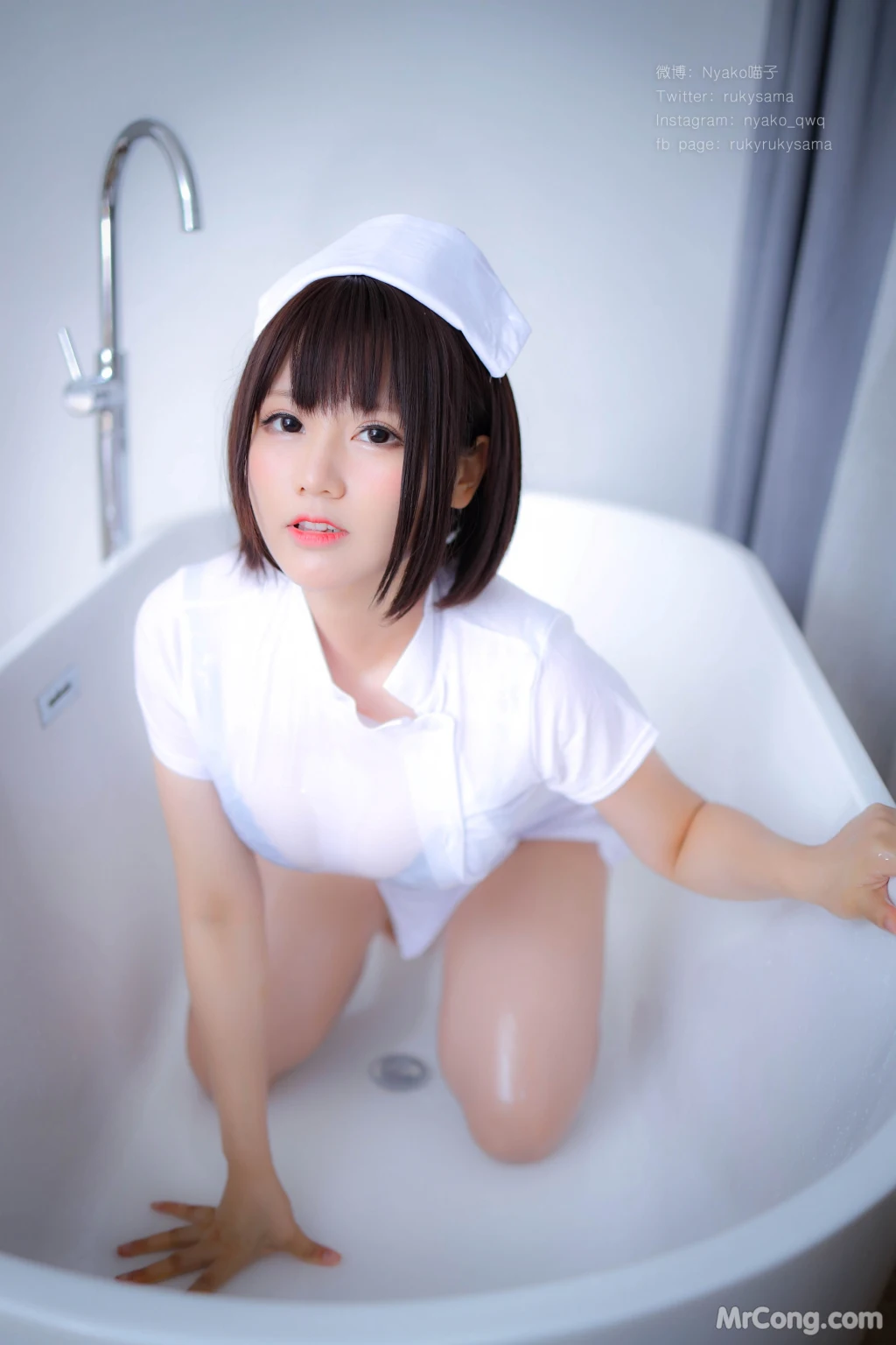 Coser@Nyako喵子: 护士服 (155 photos )