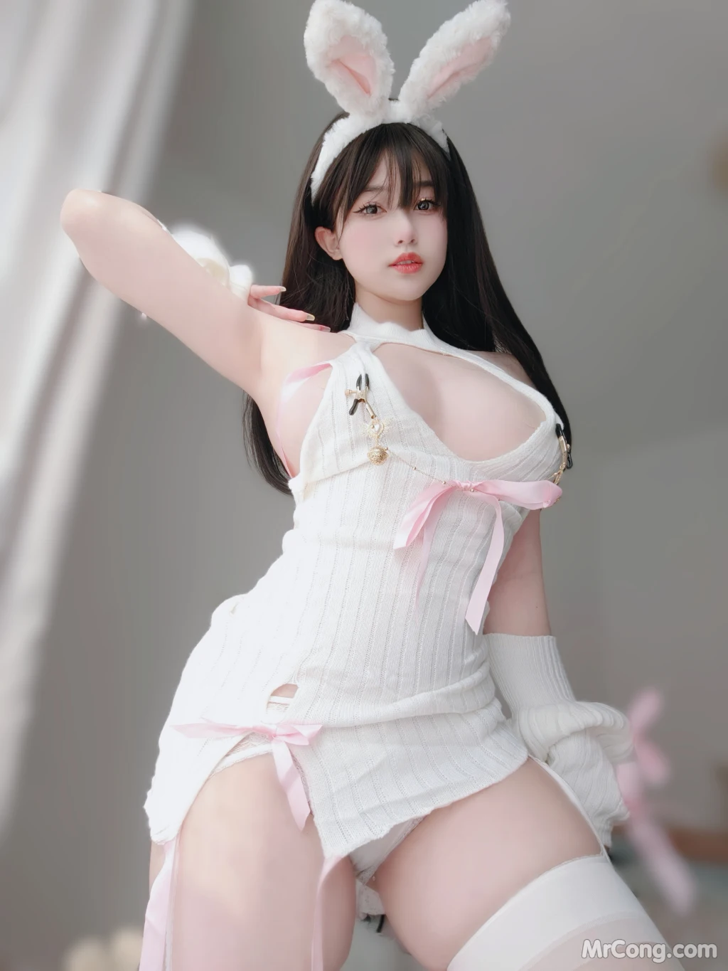 Coser@女主K: 白丝兔女郎 (102 photos)