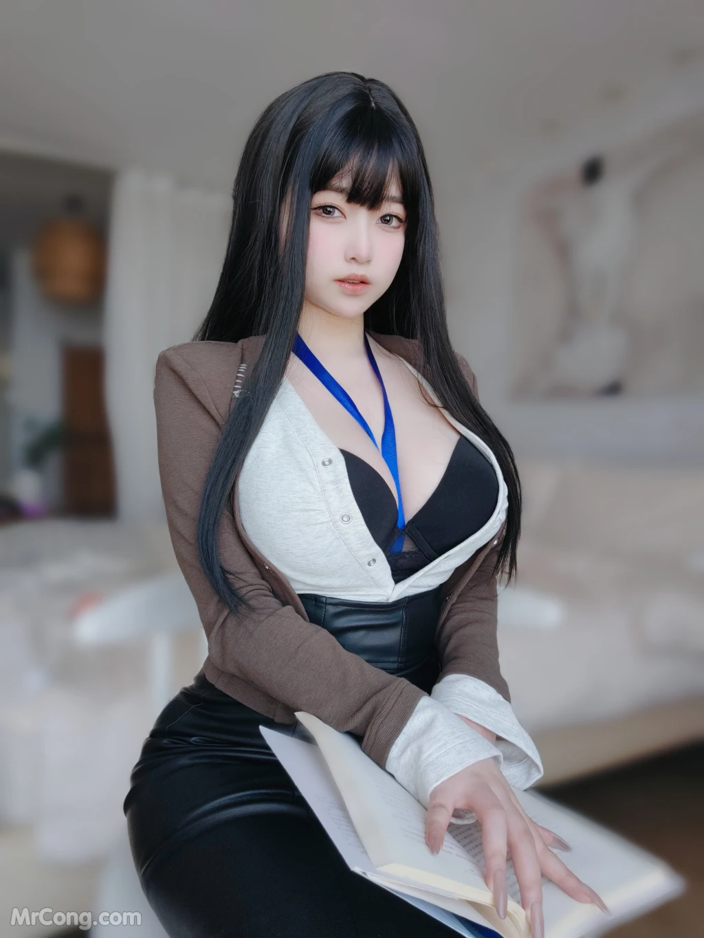 Coser@女主K: 上司的秘密 (109 photos )