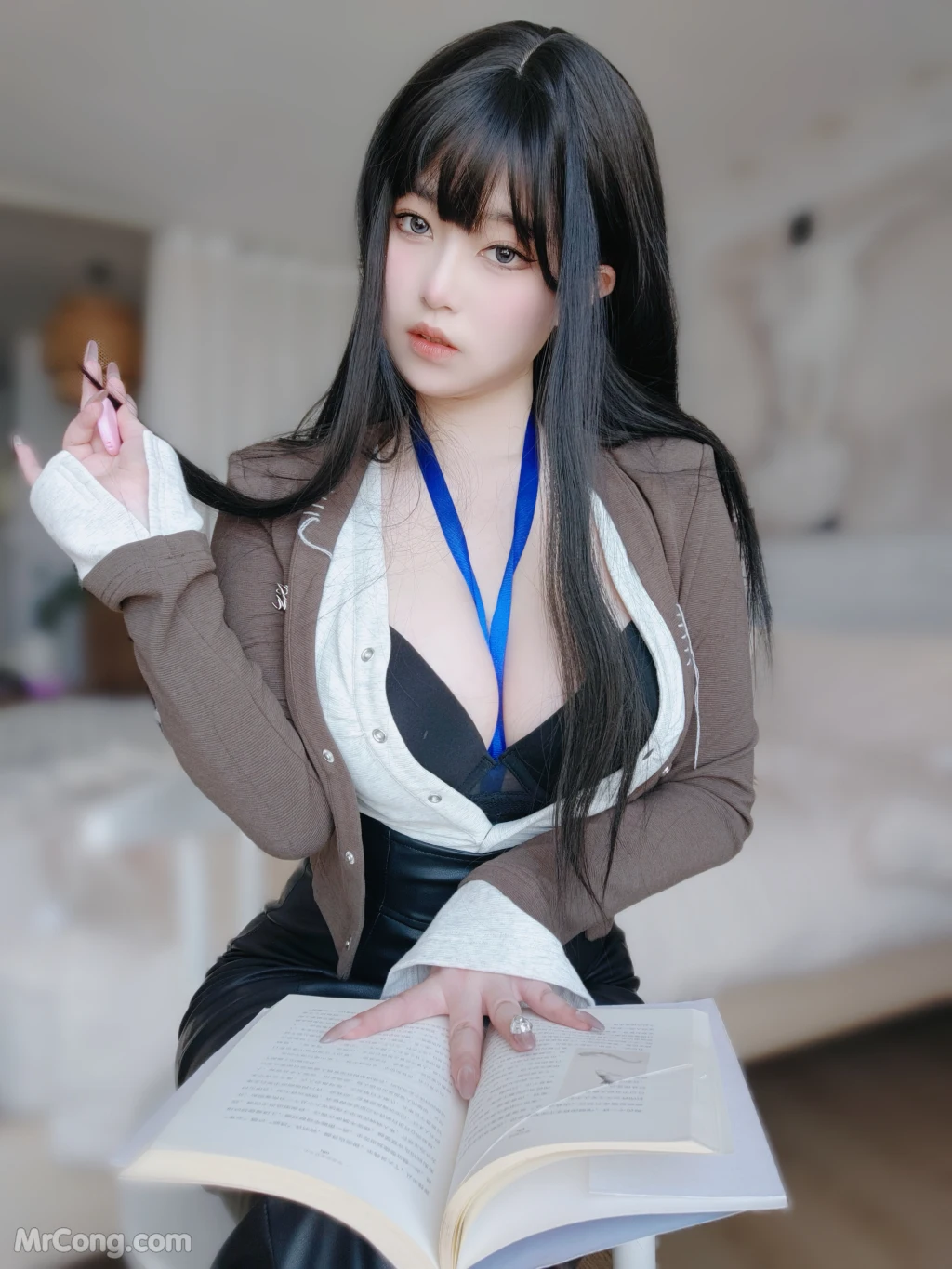 Coser@女主K: 上司的秘密 (109 photos )