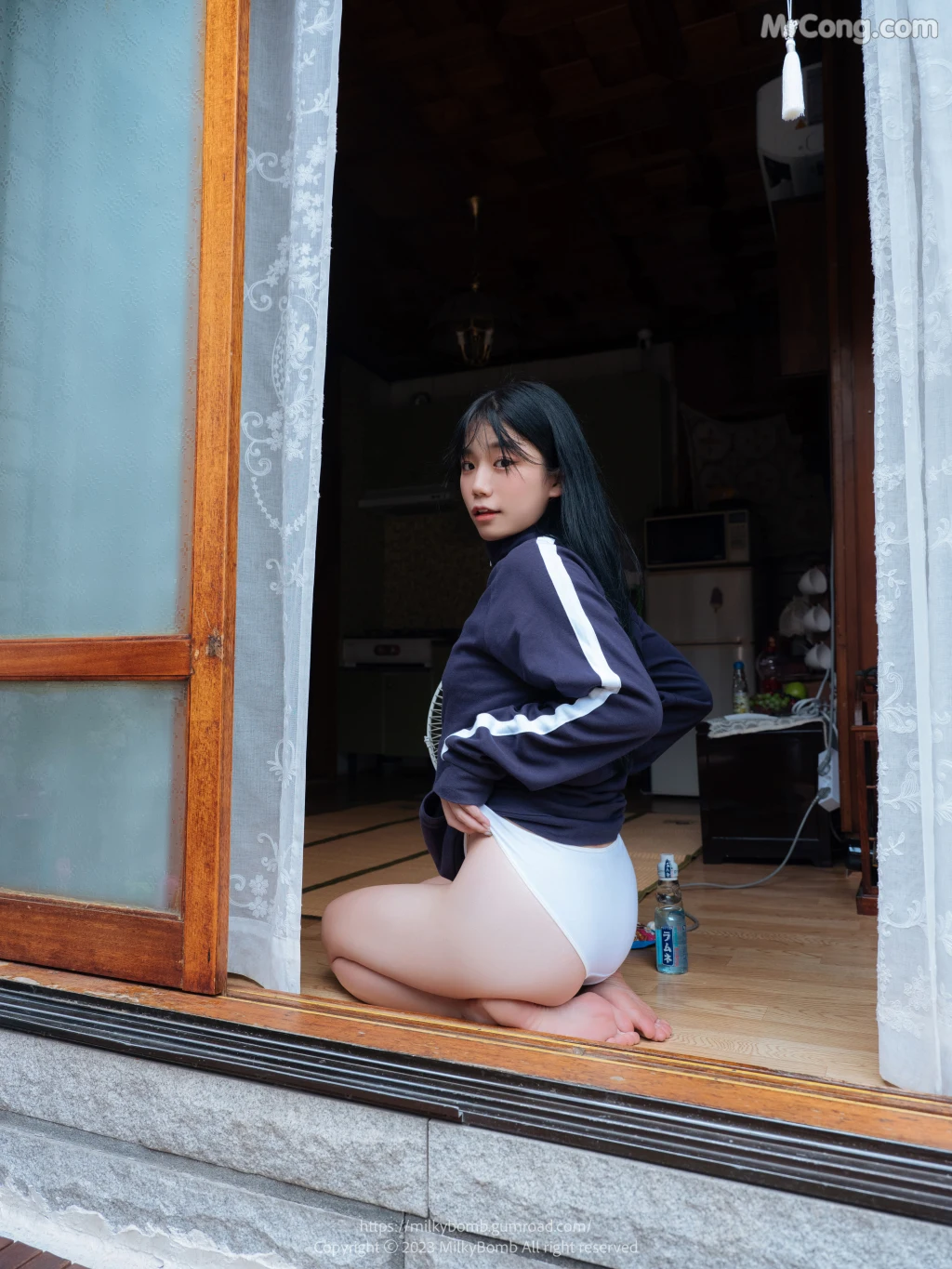 [MilkyBomb] Yui: Vol.2 Tracksuit (유이 체육복) (201 photos )